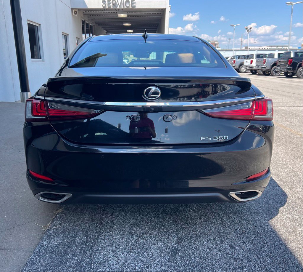 Used 2024 Lexus ES 350 w/ Premium Package FWD image 6