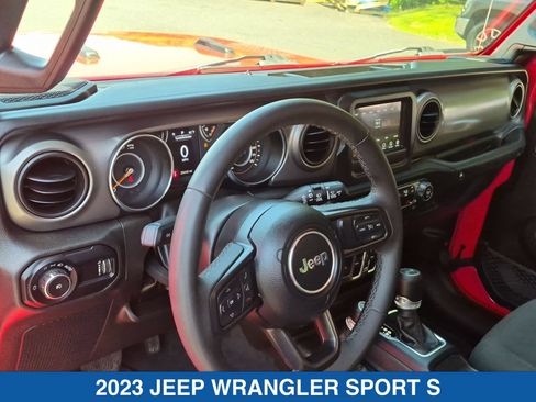 Used 2023 Jeep Wrangler Unlimited Sport AWD/4WD image 11