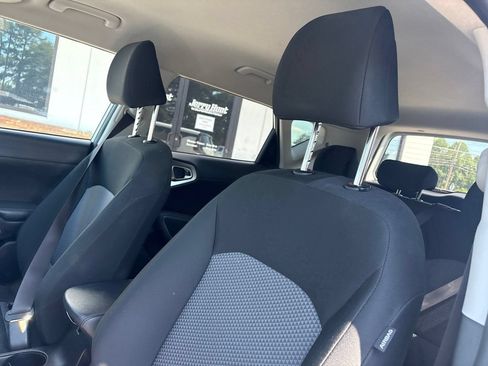 Used 2024 Kia Soul LX w/ Option Group 015 FWD image 3