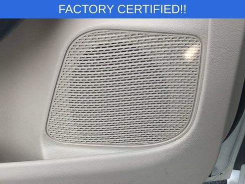 Certified 2023 Chrysler Pacifica Touring-L FWD image 15