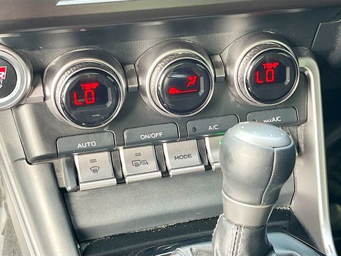 Used 2025 Toyota GR86 Premium w/ ALL Weather Mat Package (TMS) RWD image 15