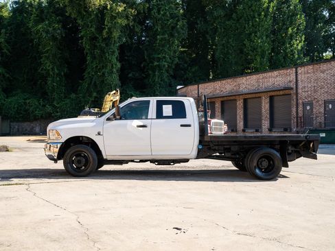 Used 2017 RAM 3500 Tradesman w/ Chrome Appearance Group AWD/4WD image 4