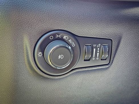 Used 2024 Jeep Compass Latitude AWD/4WD image 13