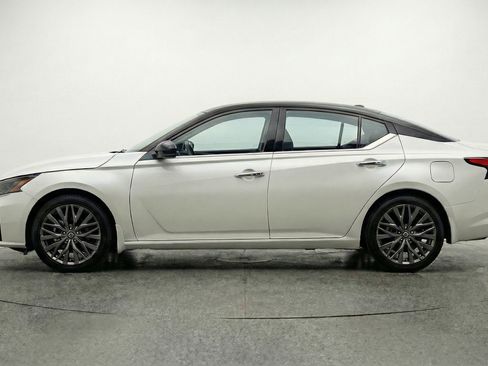 Used 2025 Nissan Altima 2.5 SV image 5
