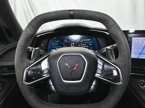 Used 2024 Chevrolet Corvette Stingray Preferred Conv w/ Z51 Performance Package RWD image 34