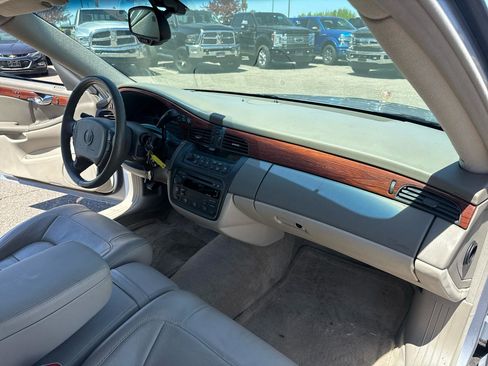 Used 2004 Cadillac De Ville w/ Equipment Group FWD image 33