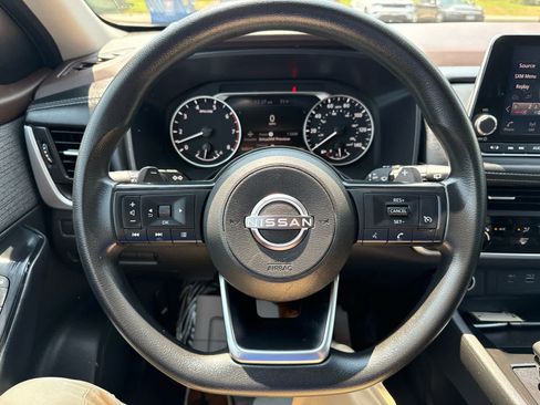 Used 2023 Nissan Rogue S FWD image 19