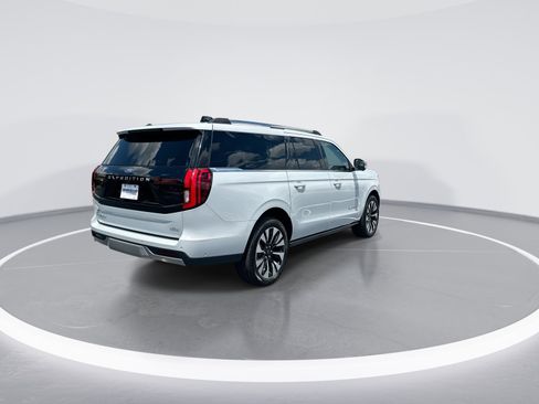 Used 2025 Ford Expedition Max Platinum w/ Driver's Package AWD/4WD image 9
