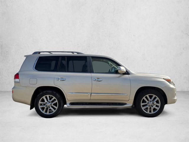 Used 2013 Lexus LX 570 4WD w/ Luxury Pkg image 4