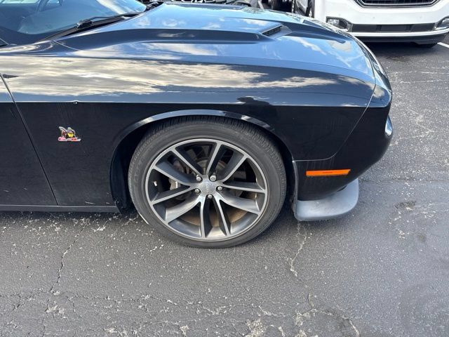 Used 2016 Dodge Challenger R/T Scat Pack w/ Leather Interior Group RWD image 11