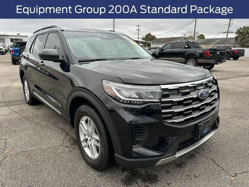 Used 2025 Ford Explorer Active image 6