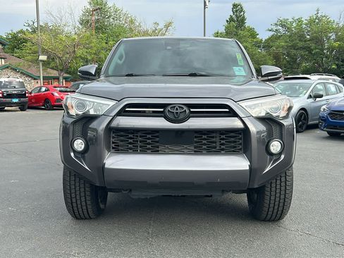 Used 2020 Toyota 4Runner SR5 Premium AWD/4WD image 2