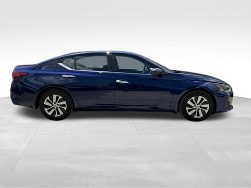 Used 2024 Nissan Altima 2.5 S FWD image 4