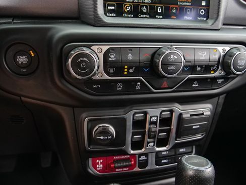 Used 2023 Jeep Gladiator Mojave w/ Cold Weather Group AWD/4WD image 20