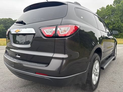 Used 2017 Chevrolet Traverse LS FWD image 5