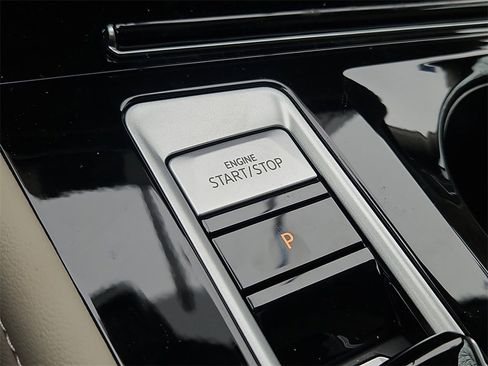 New 2025 Volkswagen Atlas SEL Premium R-Line image 19