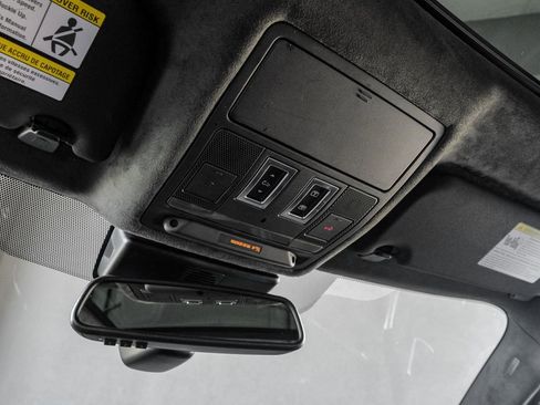 Used 2017 Jaguar F-PACE S image 26