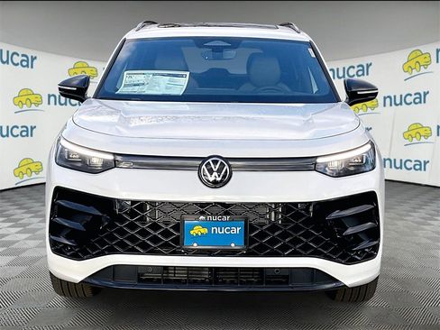New 2026 Volkswagen Tiguan SE R-Line image 3