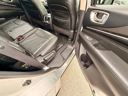 Used 2019 INFINITI QX60 Luxe w/ Essential Package AWD/4WD image 9