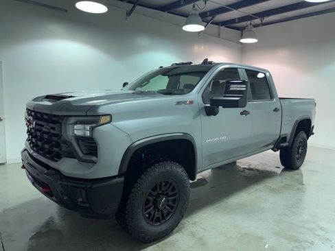 New 2026 Chevrolet Silverado 2500 ZR2 image 3