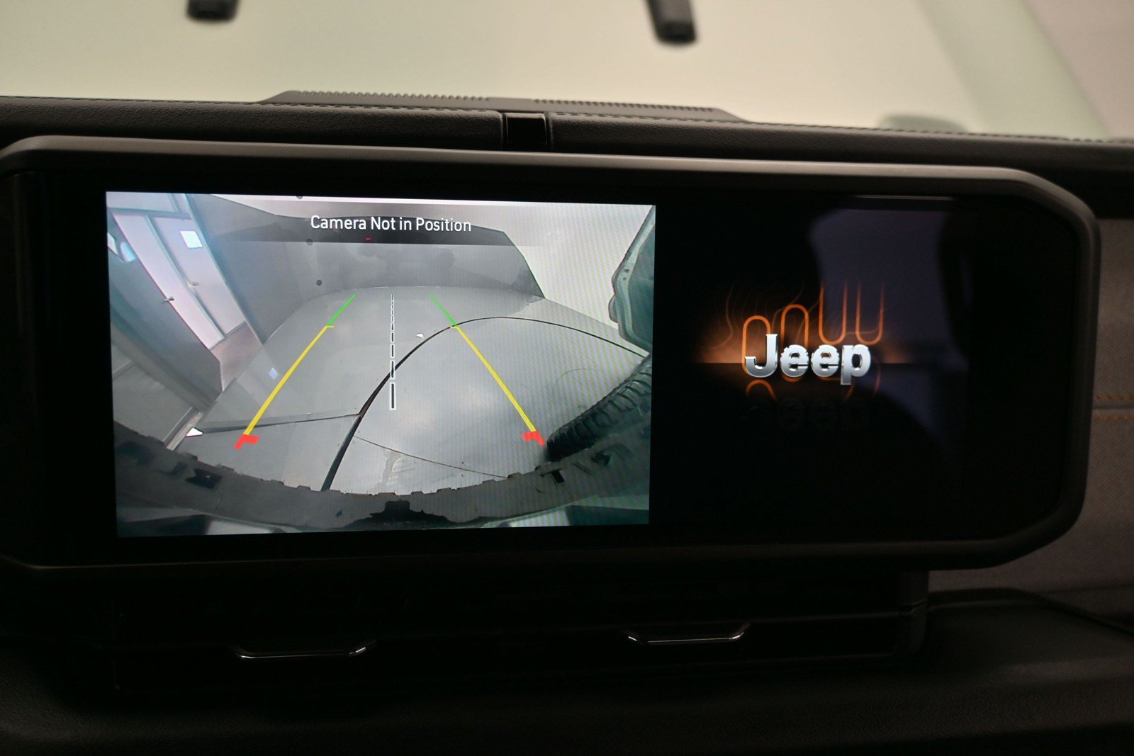 Used 2024 Jeep Wrangler Unlimited Sahara w/ Safety Group AWD/4WD image 12
