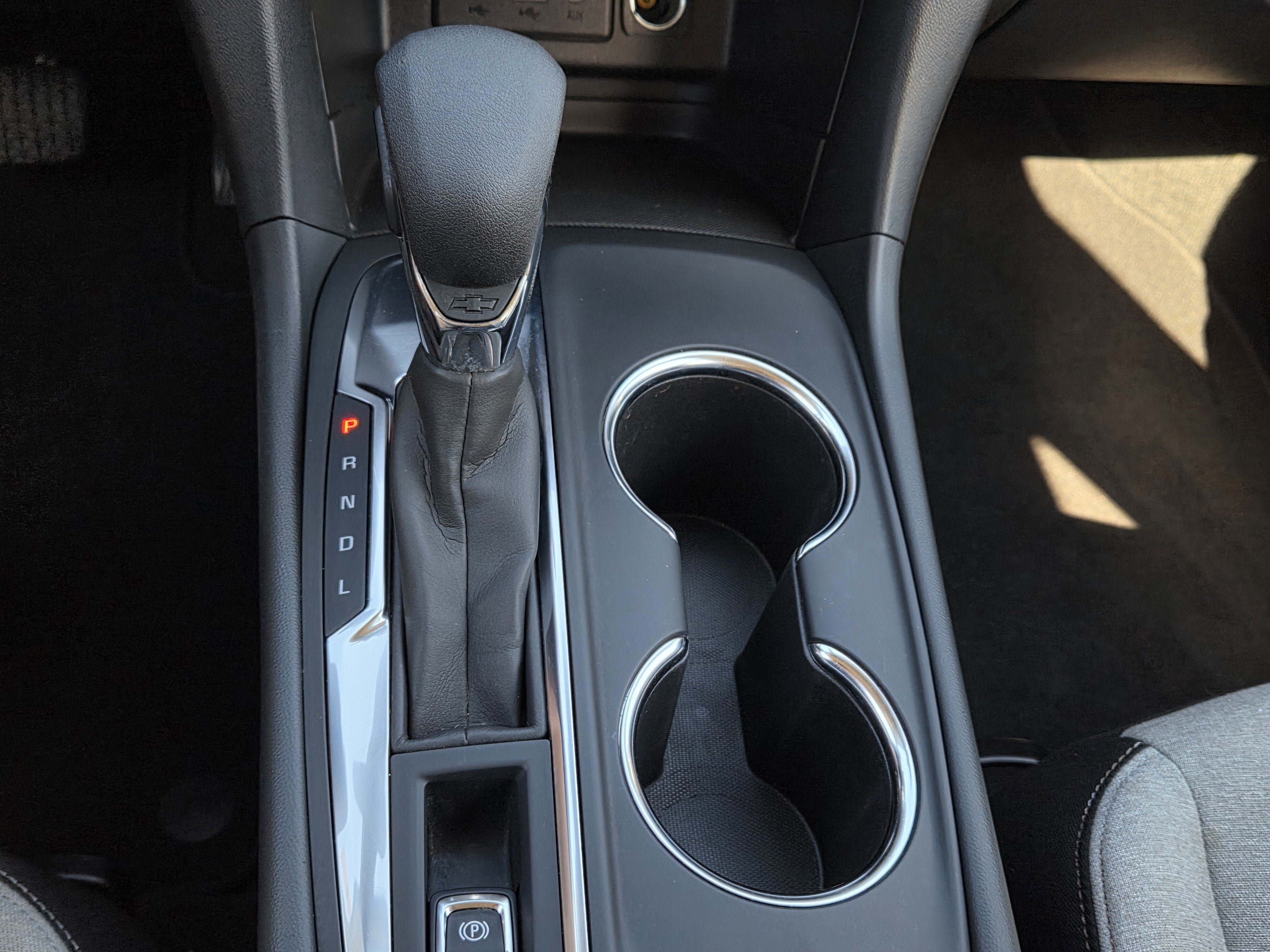 Used 2024 Chevrolet Equinox LS w/ Driver Confidence II Package FWD image 16