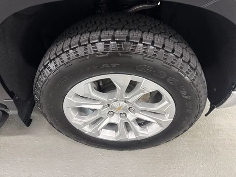 Used 2024 Chevrolet Silverado 1500 LTZ AWD/4WD image 4