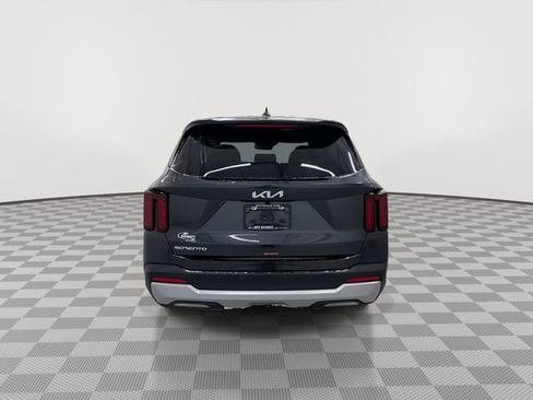 Used 2026 Kia Sorento LX image 9