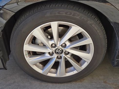 Used 2022 Toyota Camry LE w/ Carpet Mat Package (TMS) image 6