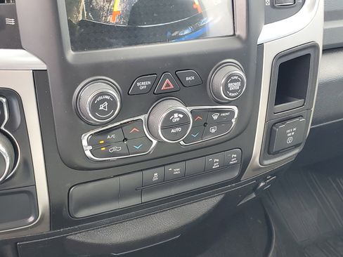 Used 2019 RAM 1500 Big Horn image 24