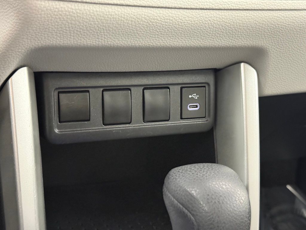 Used 2024 Toyota Corolla Cross L AWD/4WD image 23