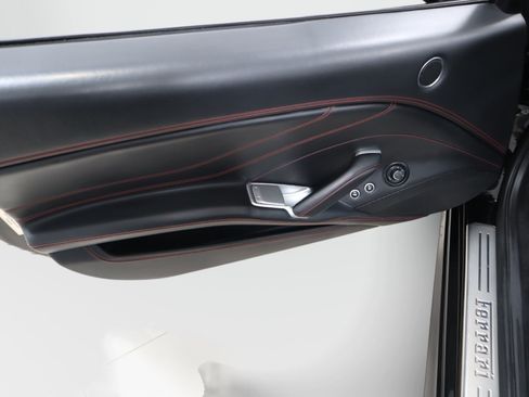 Used 2016 Ferrari California T RWD image 22