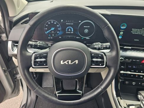 Used 2024 Kia Carnival SX Prestige FWD image 16