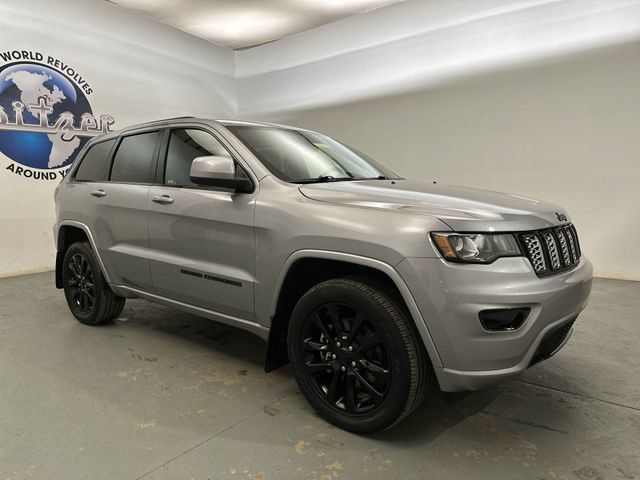 Used 2021 Jeep Grand Cherokee Laredo X AWD/4WD image 12