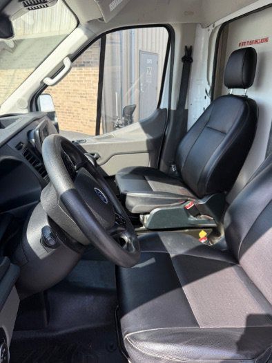 Used 2022 Ford Transit 350 DRW RWD image 10