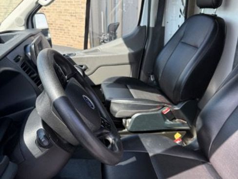 Used 2022 Ford Transit 350 DRW RWD image 10