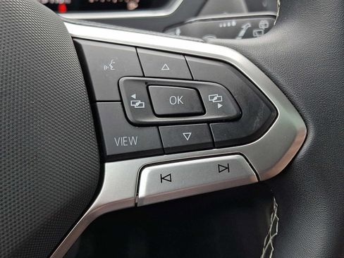 Used 2022 Volkswagen Tiguan SE AWD/4WD image 22