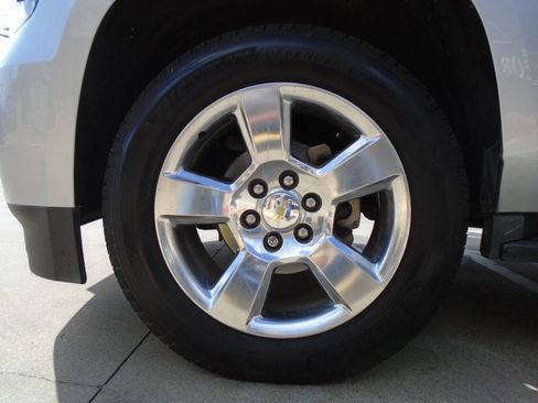 Used 2015 Chevrolet Suburban LT w/ Texas Edition RWD image 29