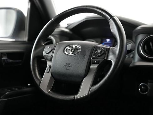 Used 2016 Toyota Tacoma TRD Sport w/ Premium & Technology Package image 11