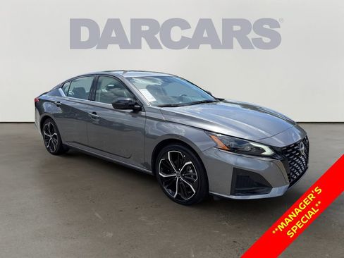 Used 2024 Nissan Altima 2.5 SR FWD image 1