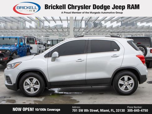 Used 2019 Chevrolet Trax LT w/ LT Convenience Package image 8