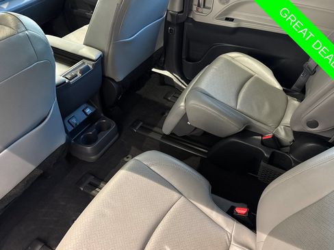 Certified 2023 Toyota Sienna Limited FWD image 12