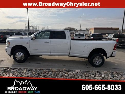 Used 2024 RAM 3500 Laramie image 4