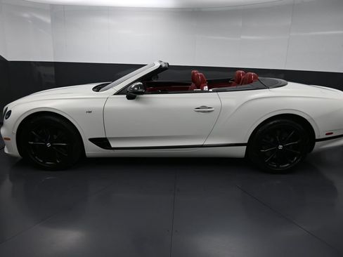 Certified 2021 Bentley Continental GT AWD/4WD image 32