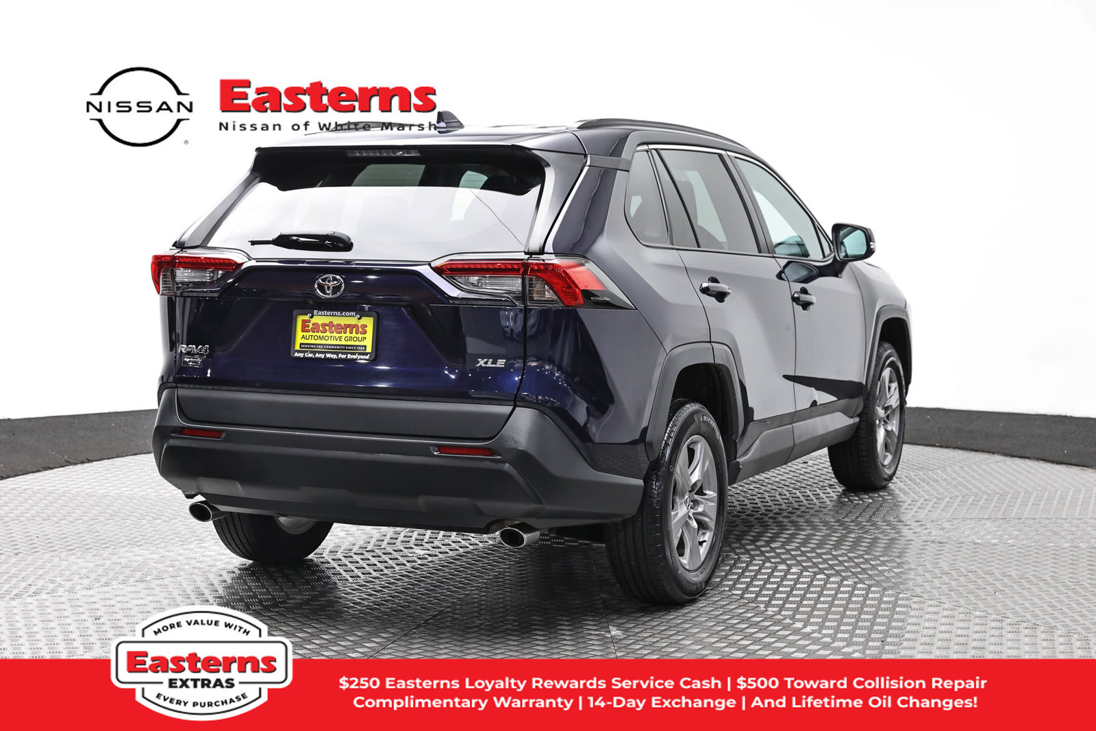 Used 2024 Toyota RAV4 XLE FWD image 7