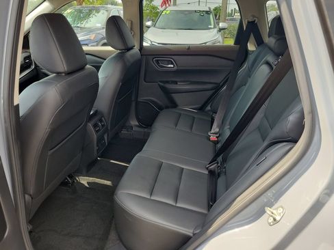 Used 2021 Nissan Rogue SL AWD/4WD image 11