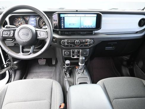 Used 2025 Jeep Wrangler Unlimited Sport AWD/4WD image 25