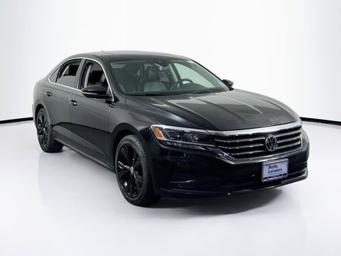 Used 2021 Volkswagen Passat 2.0T SE FWD image 3