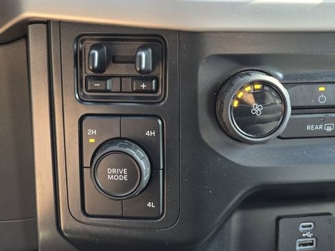 Used 2022 Ford F150 XLT w/ XTR Package image 33