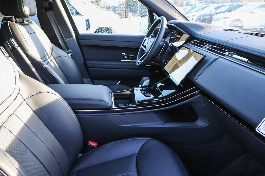 New 2026 Land Rover Range Rover Sport Dynamic SE AWD/4WD image 17